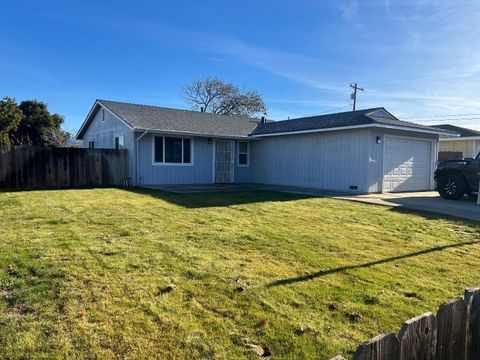 Photo of 960 Elko Street, GONZALES, CA 93926 (MLS # ML82030746)