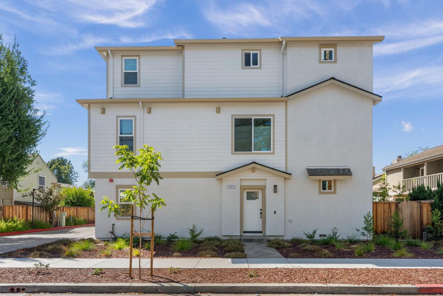 182 W Rincon Avenue