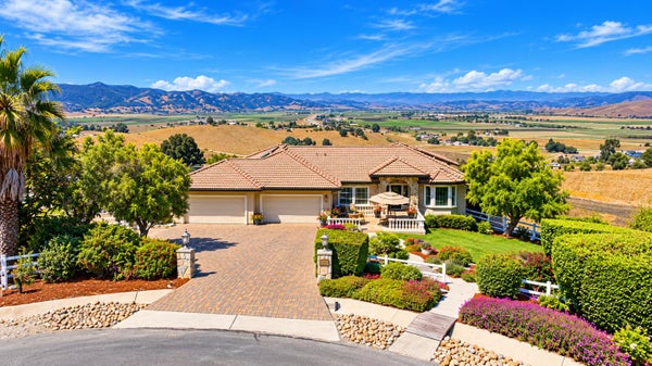 323 TARYN CT, HOLLISTER, CA 95023 - Image 9ee3faebd9907425f49c5e60f406a1b1/832624417