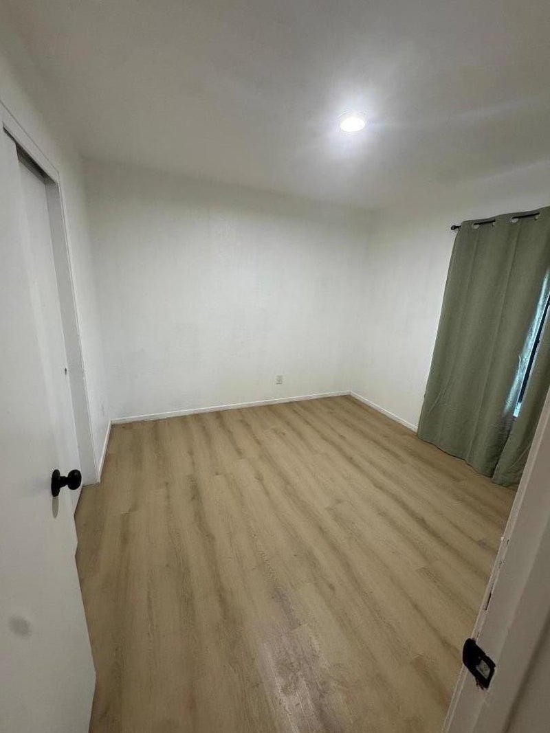 515 North Santa Monica Street