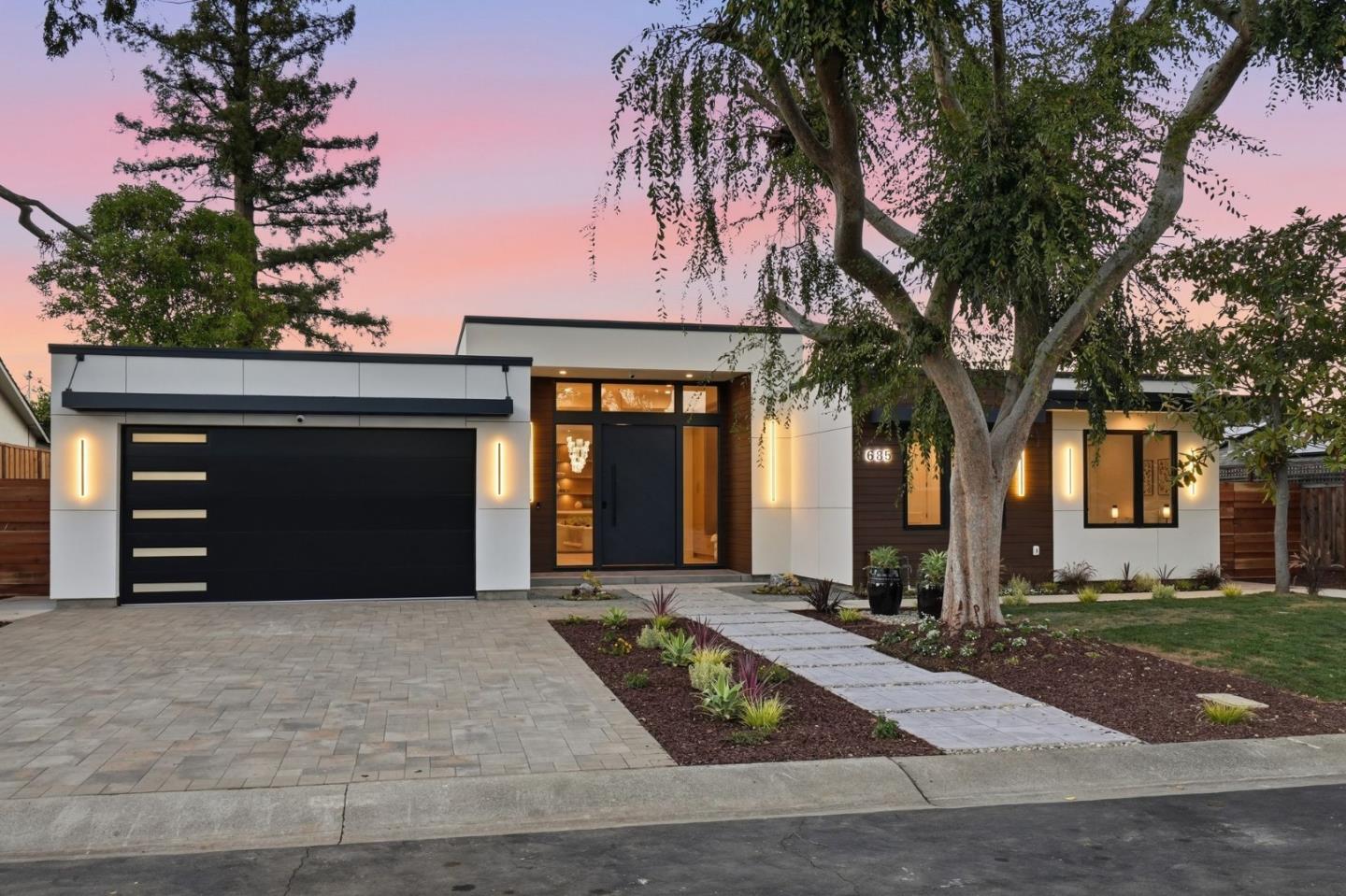 685 Riviera Drive