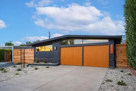 1718 Eleanor Drive, San Mateo, CA 94402 - #: ML82032149