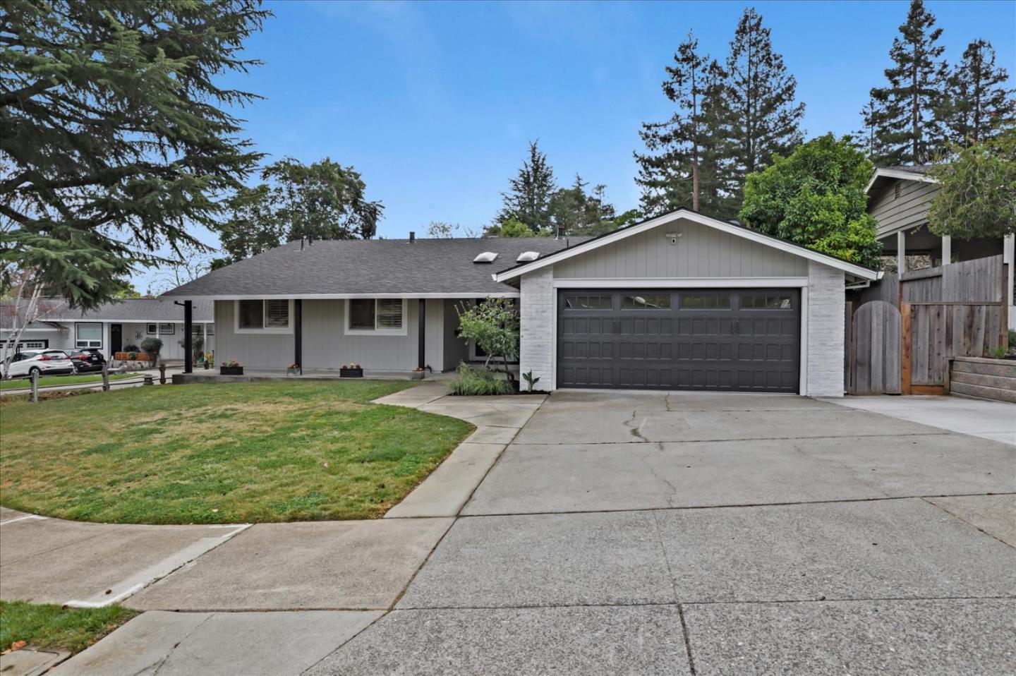 854 Claremont DR