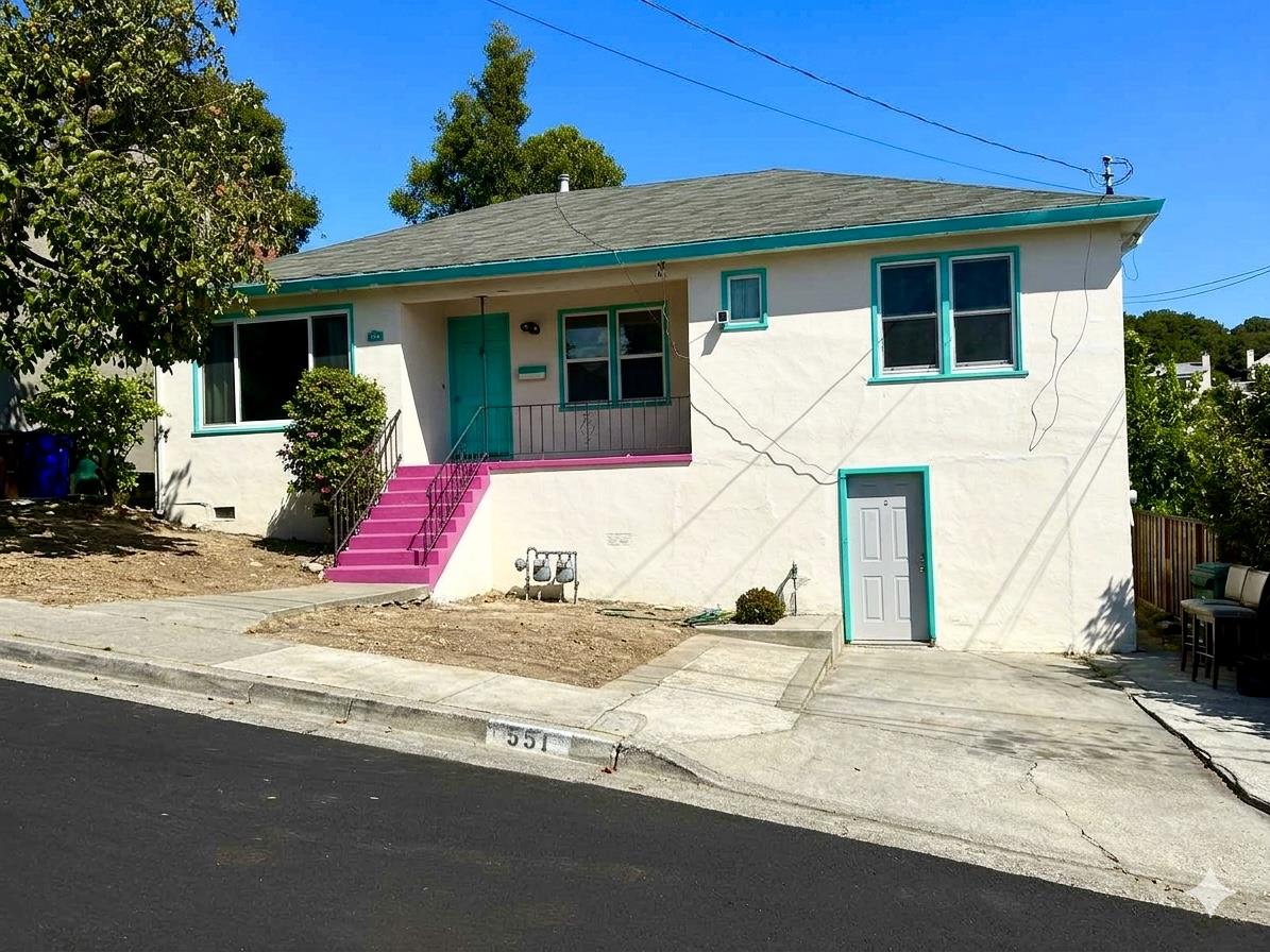 551 Vallejo Avenue