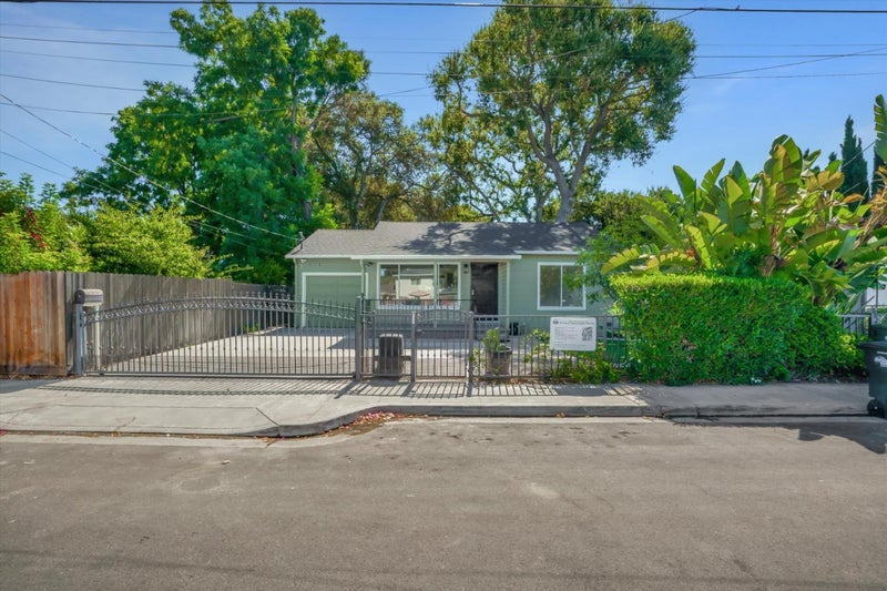 2292 Poplar Avenue