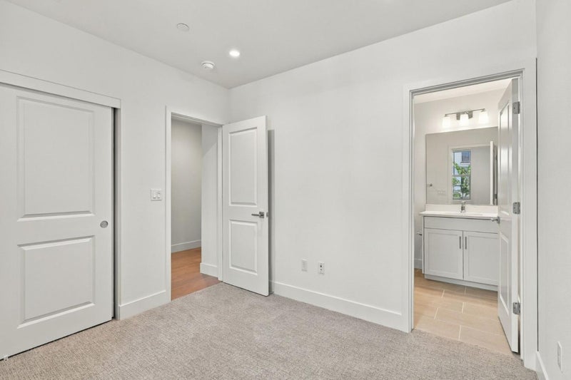 130 Oak Circle