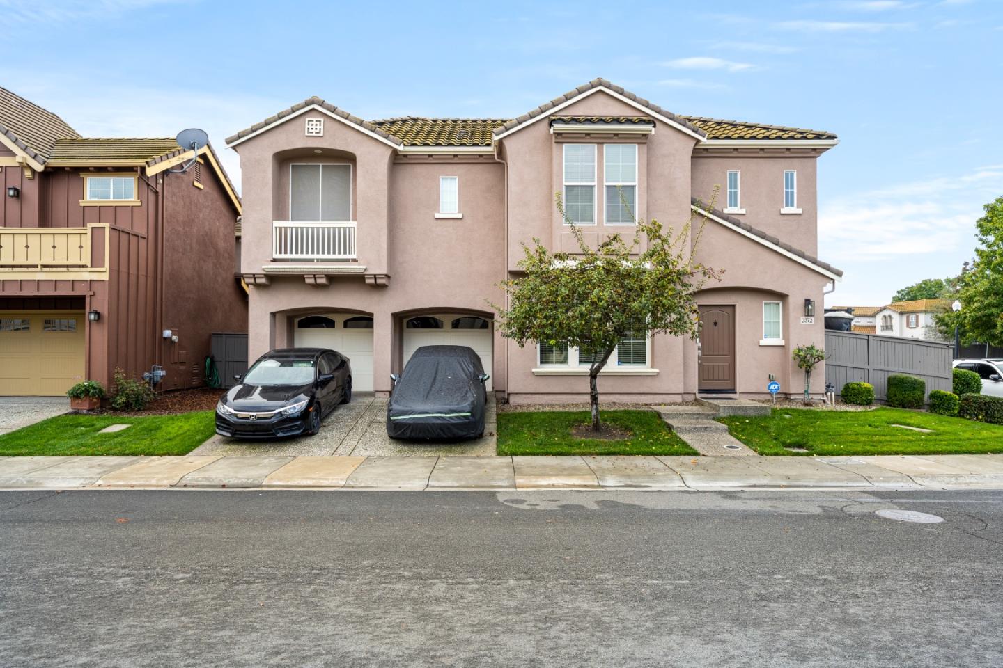 2372 Donner Pass Avenue