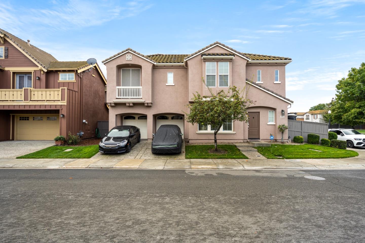 2372 Donner Pass Avenue