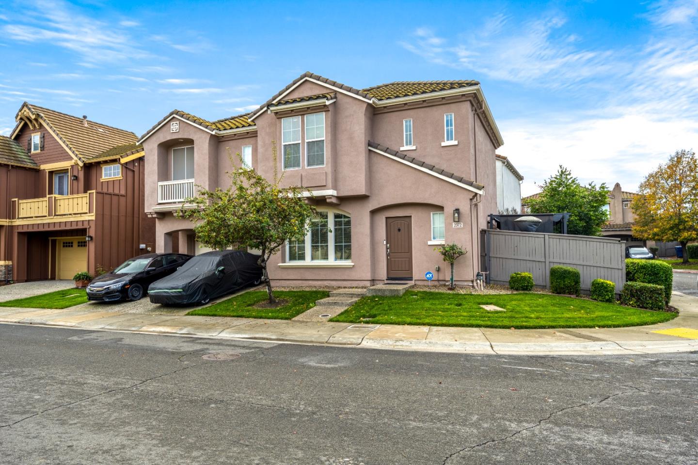 2372 Donner Pass Avenue