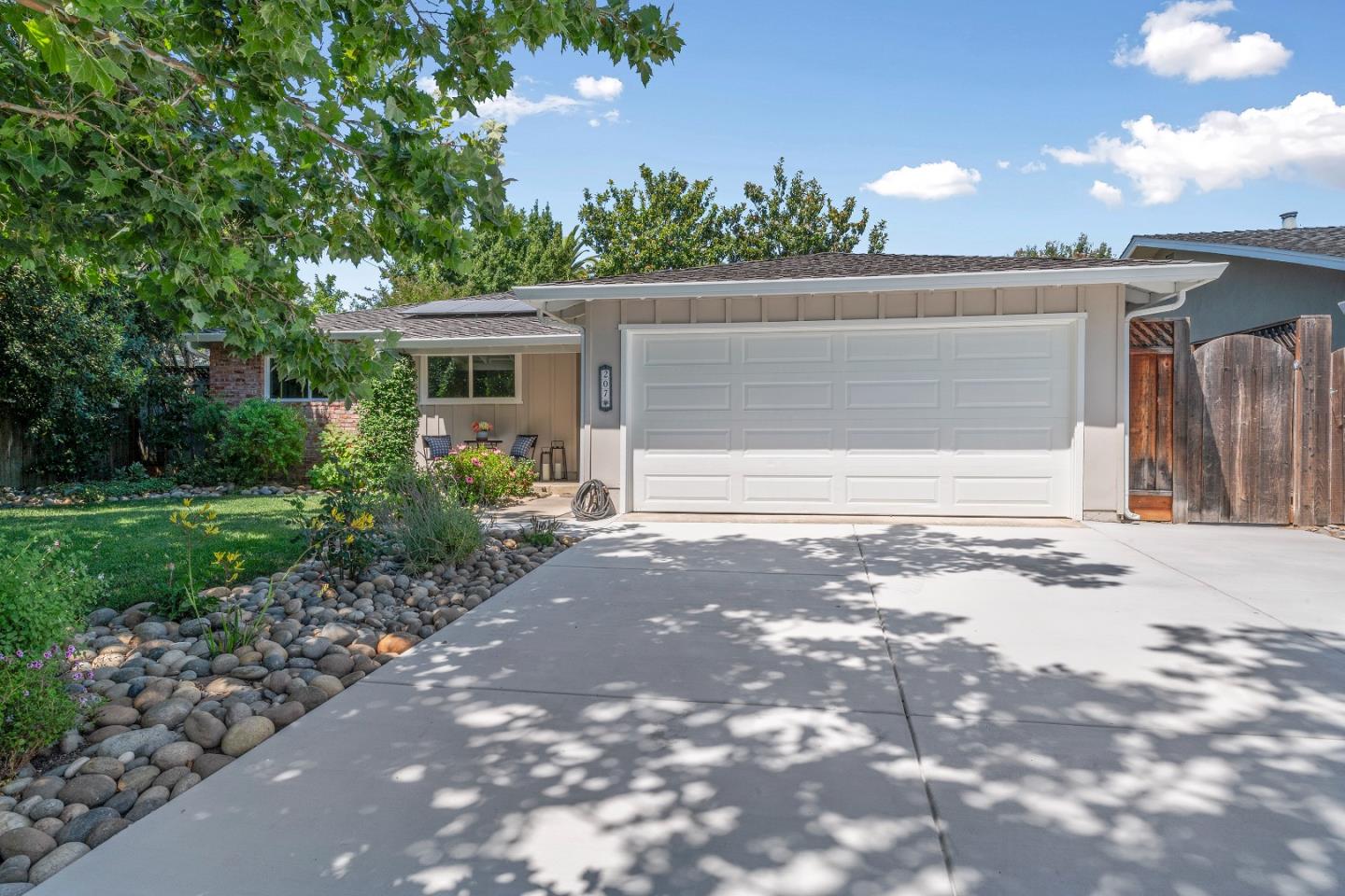 207 Thomas Drive
