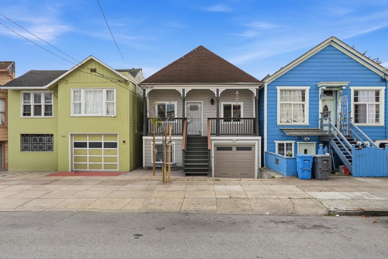 135 Farallones Street