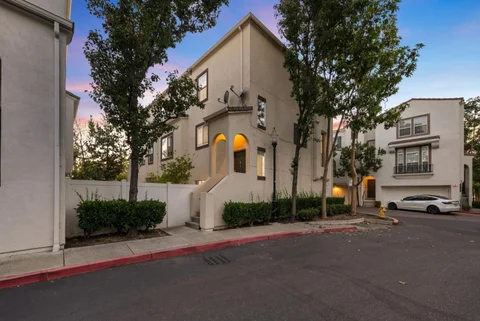44 Moon Dance, Milpitas, CA 95035 - #: ML82054359