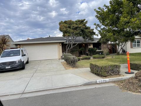 Photo of 1079 Drexel Way, SAN JOSE, CA 95121 (MLS # ML82035074)
