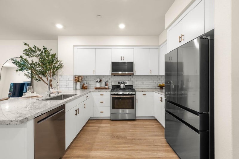5925 Charlotte Drive 212