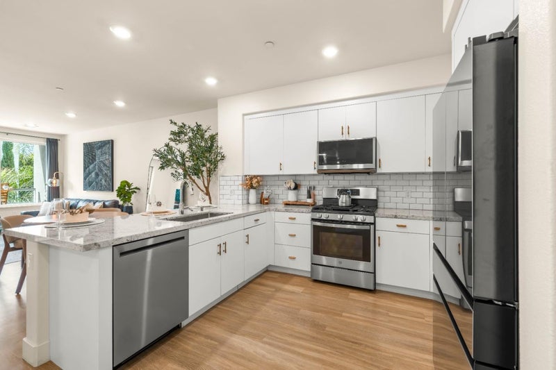 5925 Charlotte Drive 212