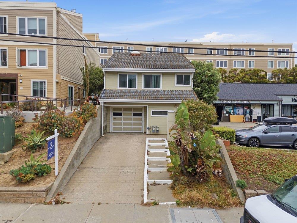 565 Crespi Drive