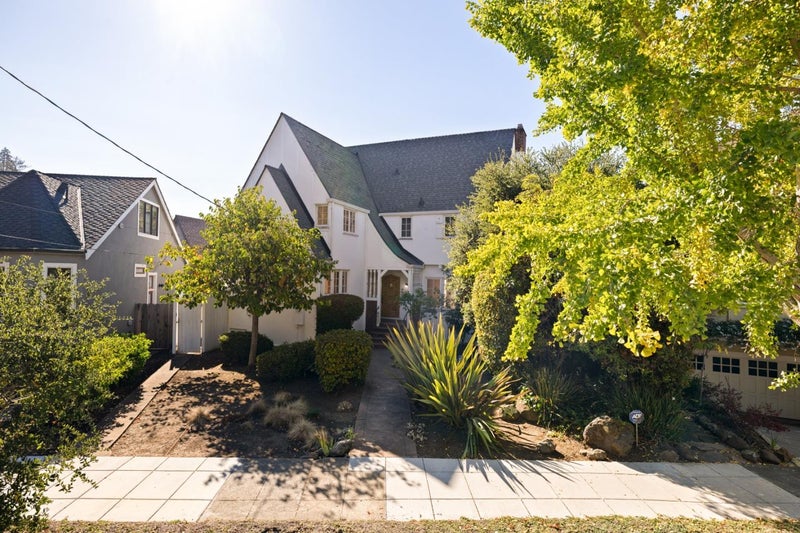 6007 Rockridge Boulevard