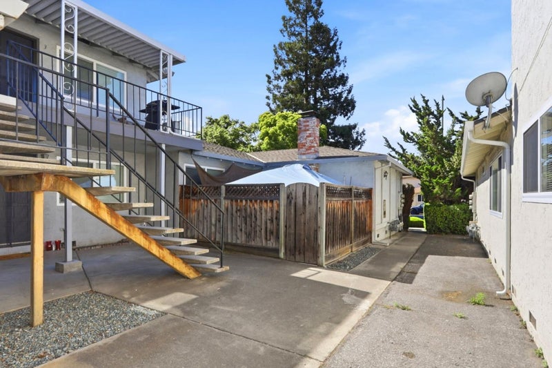 646 Bolton Court