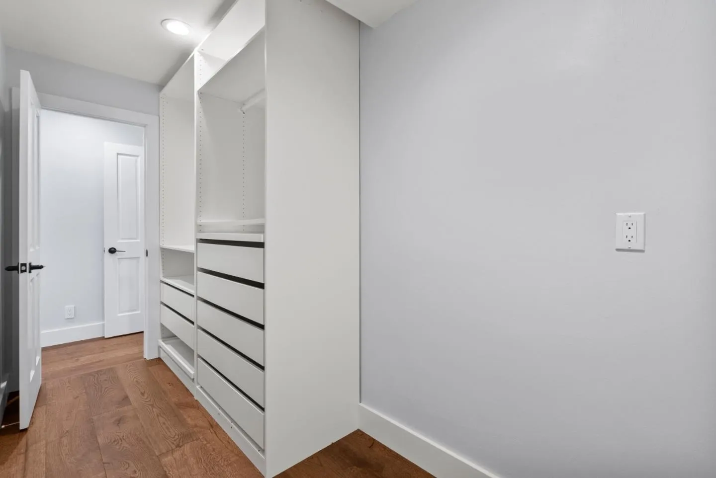 Belvedere Tiburon, California 94920, United States, 3 Bedrooms Bedrooms, ,3 BathroomsBathrooms,Residential,Active,215849