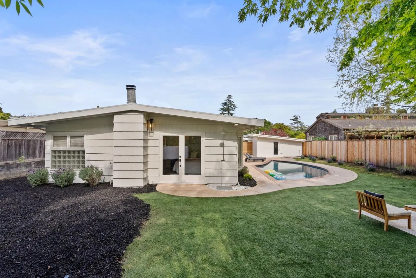 Belvedere Tiburon, California 94920, United States, 3 Bedrooms Bedrooms, ,3 BathroomsBathrooms,Residential,Active,215849