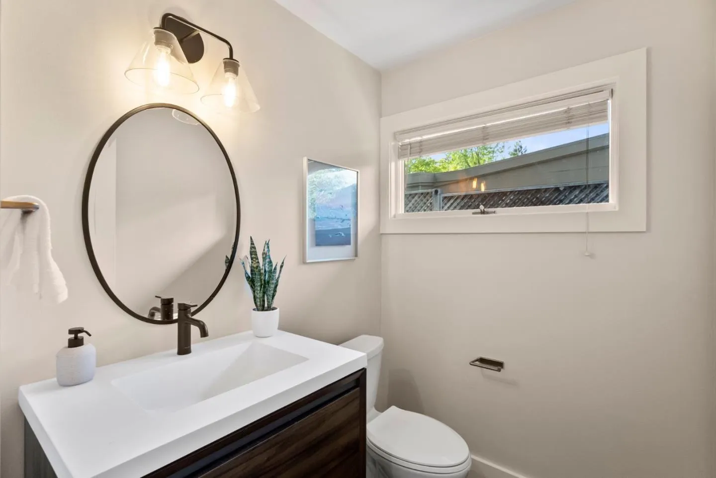 Belvedere Tiburon, California 94920, United States, 3 Bedrooms Bedrooms, ,3 BathroomsBathrooms,Residential,Active,215849