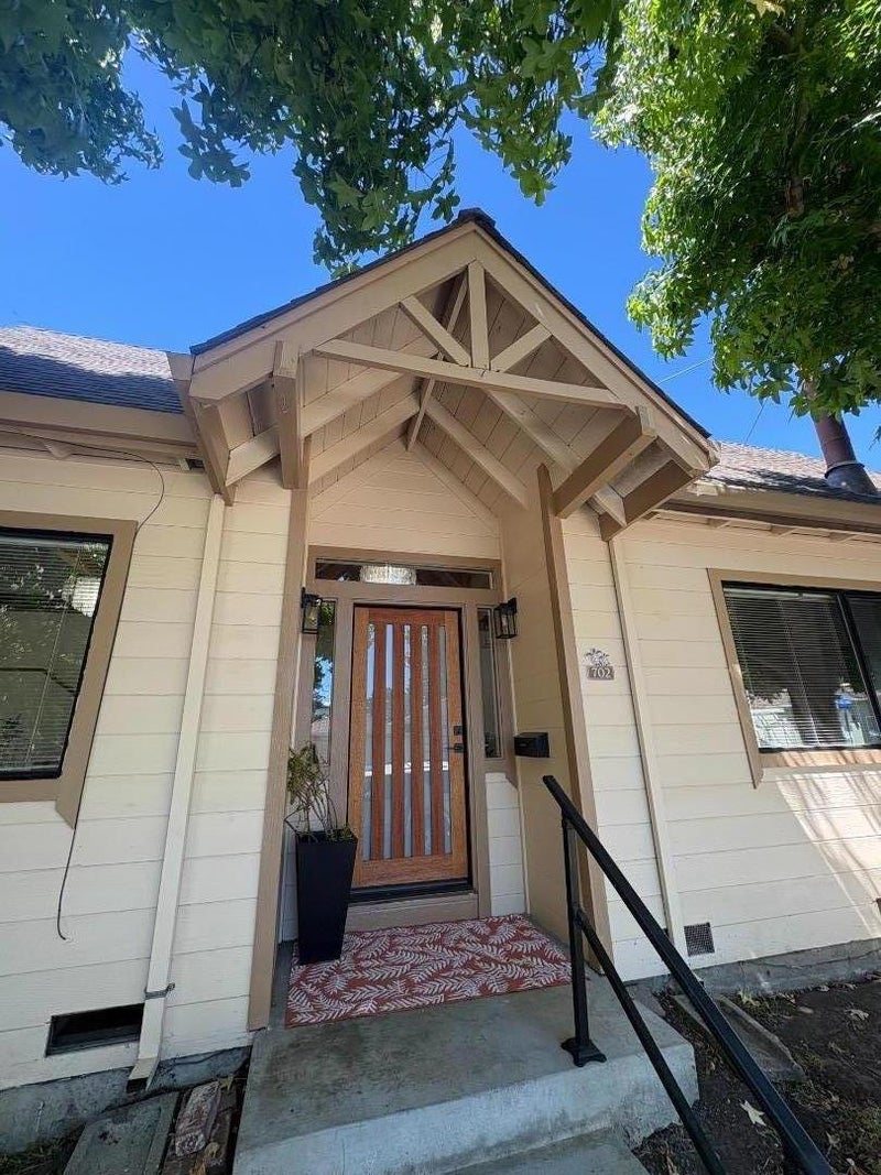 702 Beverly Avenue