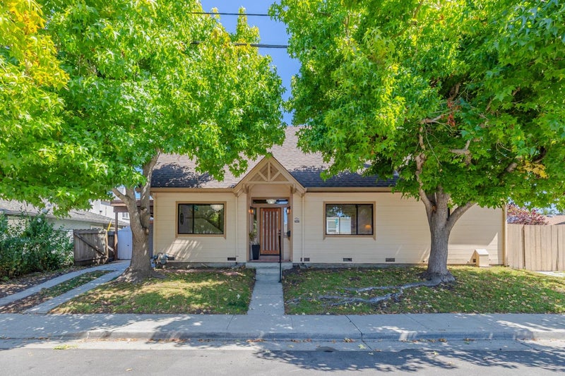 702 Beverly Avenue