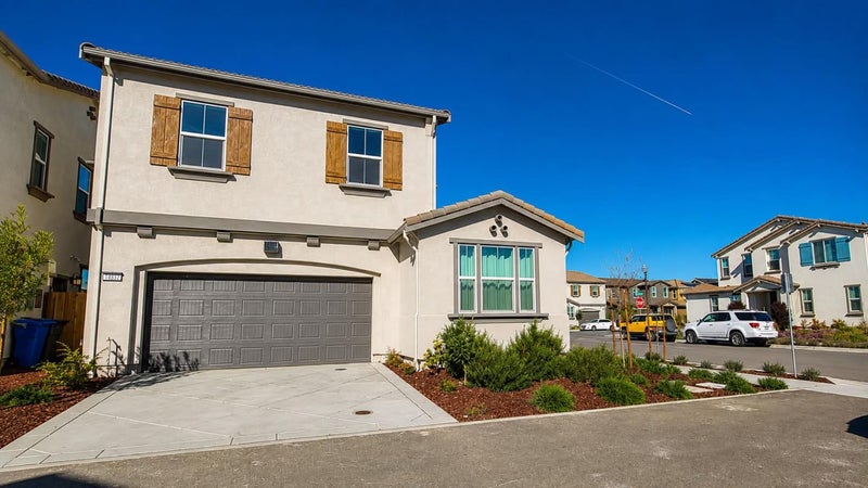 7313 Umberto Place