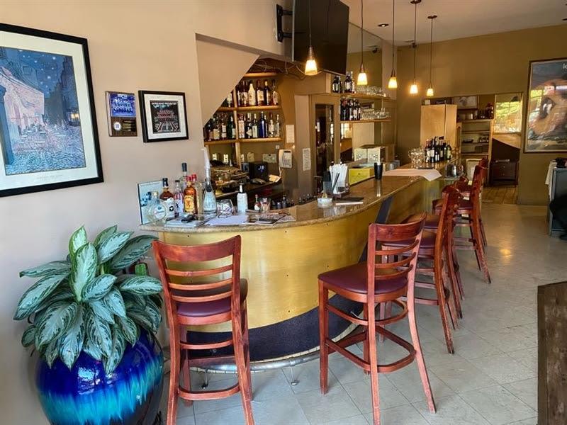 1075/1077 El Camino Real