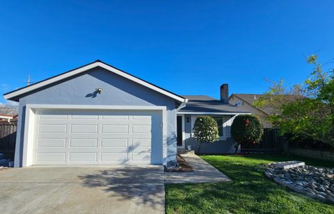 Photo of 1984 Doxey Drive, SAN JOSE, CA 95131 (MLS # ML82037865)