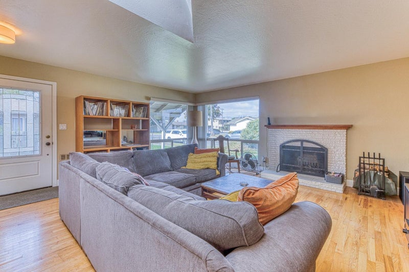 945 San Simeon Drive