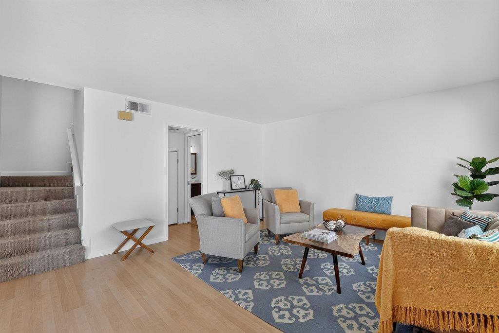 4233 Topsail Court