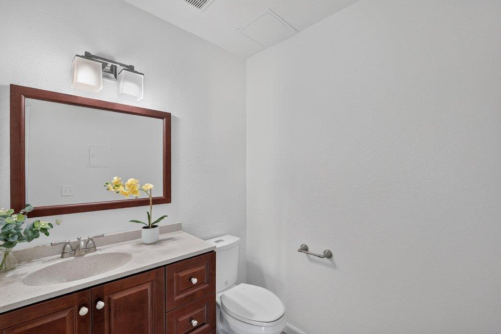 4233 Topsail Court