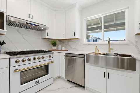 Tiny photo for 6015 Fernglen Drive, SAN JOSE, CA 95123 (MLS # ML82026140)