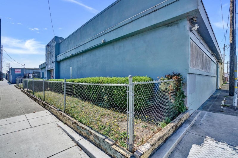 10007 San Leandro Street