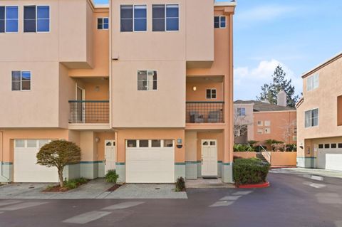 Photo of 992 Alpine Terrace #6, SUNNYVALE, CA 94086 (MLS # ML82036690)