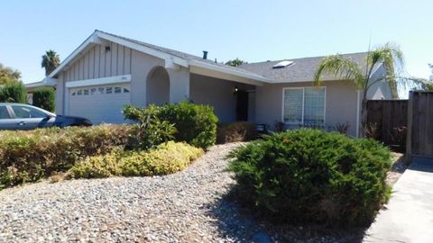 Photo of 1886 Pine Hollow Circle, San Jose, CA 95133 (MLS # ML82000281)