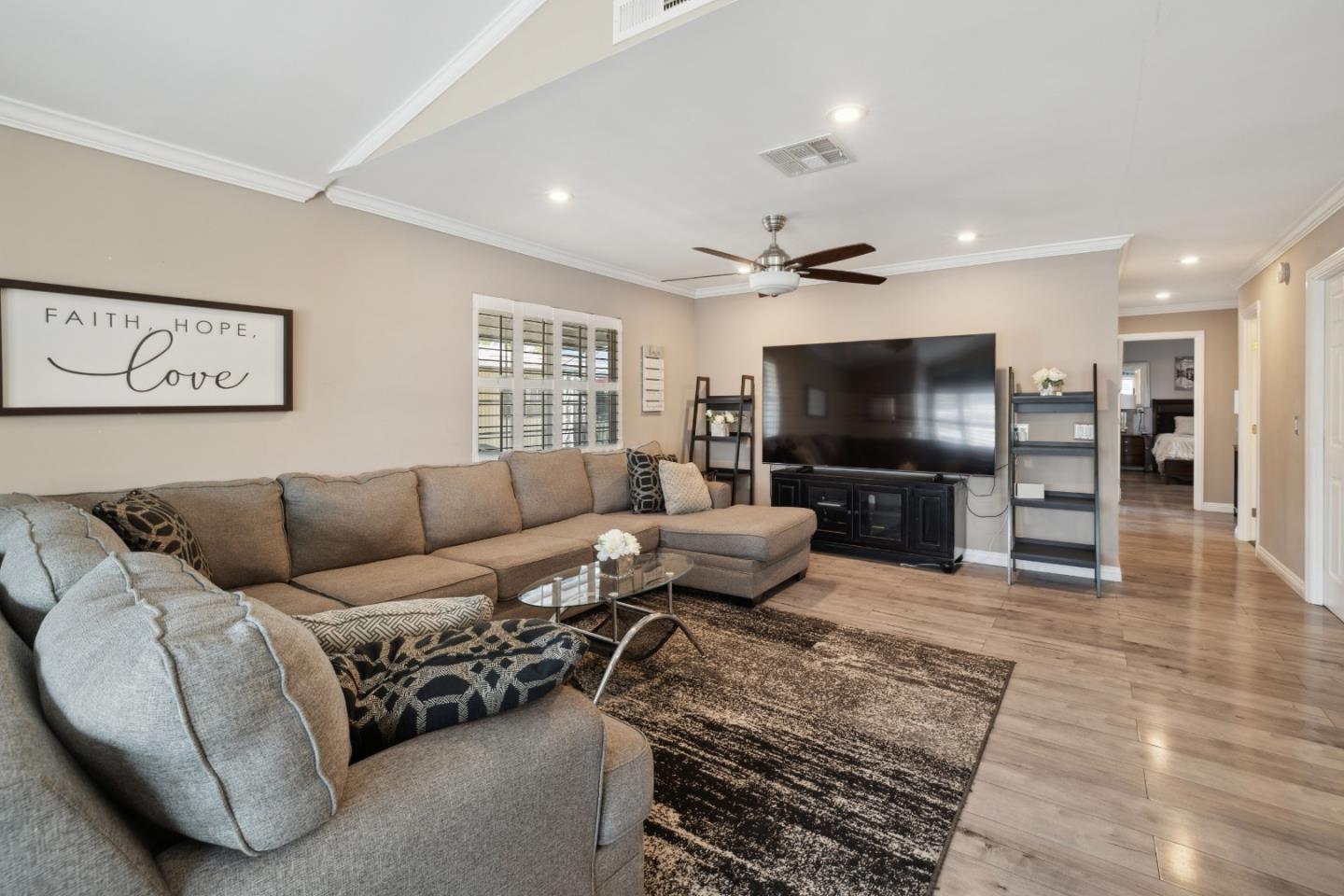 500 West 10th Street