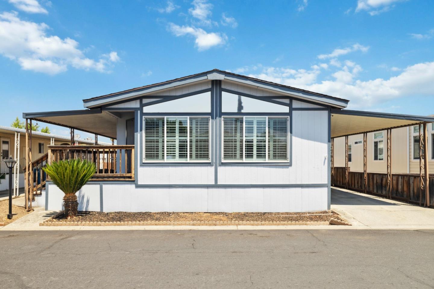 500 West 10th Street