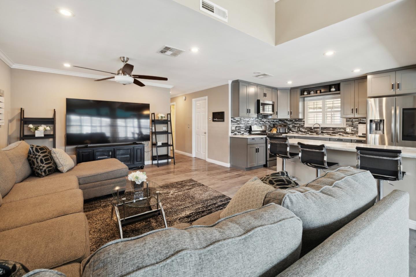 500 West 10th Street