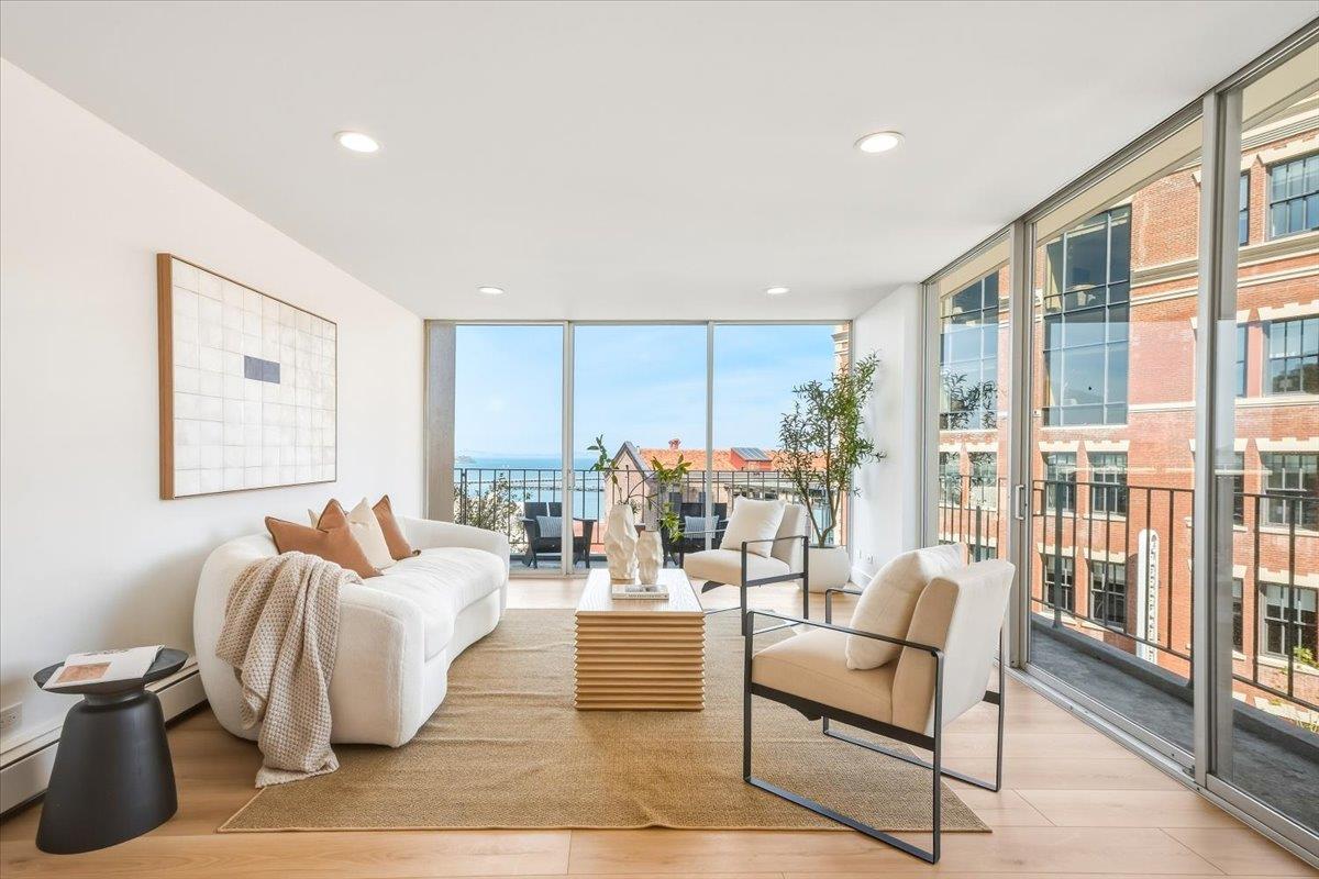 1000 North Point Street 201