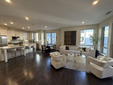 Photo of 729 Eppleton Lane #303, FOSTER CITY, CA 94404 (MLS # ML82033367)