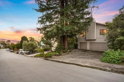355 Avenue Portola, El Granada, CA 94019 - #: ML81990785
