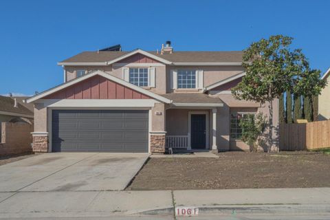 Photo of 1061 Vista Avenue, SOLEDAD, CA 93960 (MLS # ML82027043)