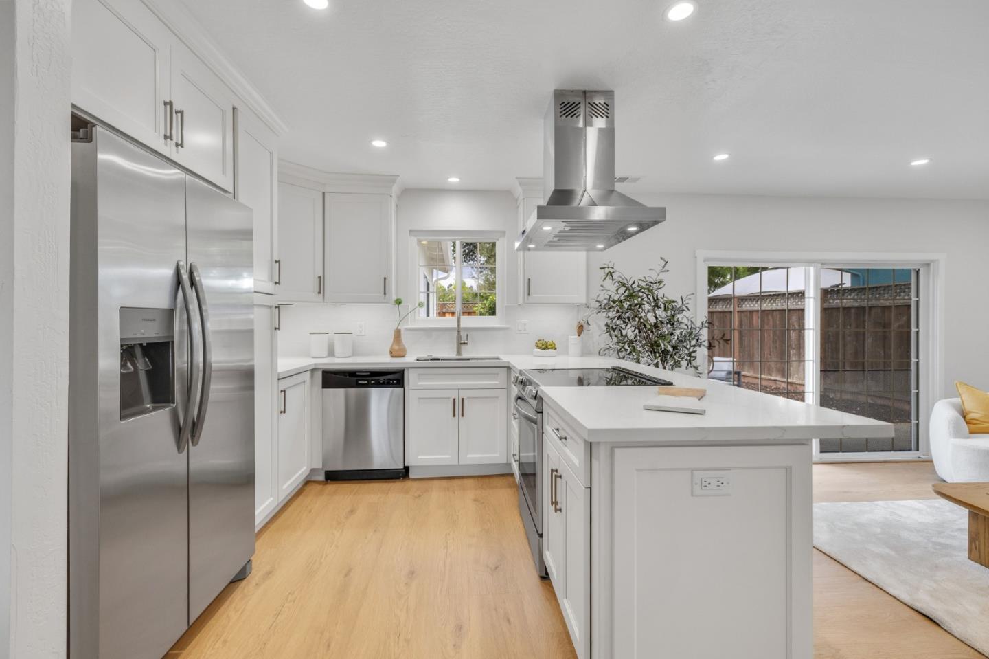 3880 Villa Glen Way