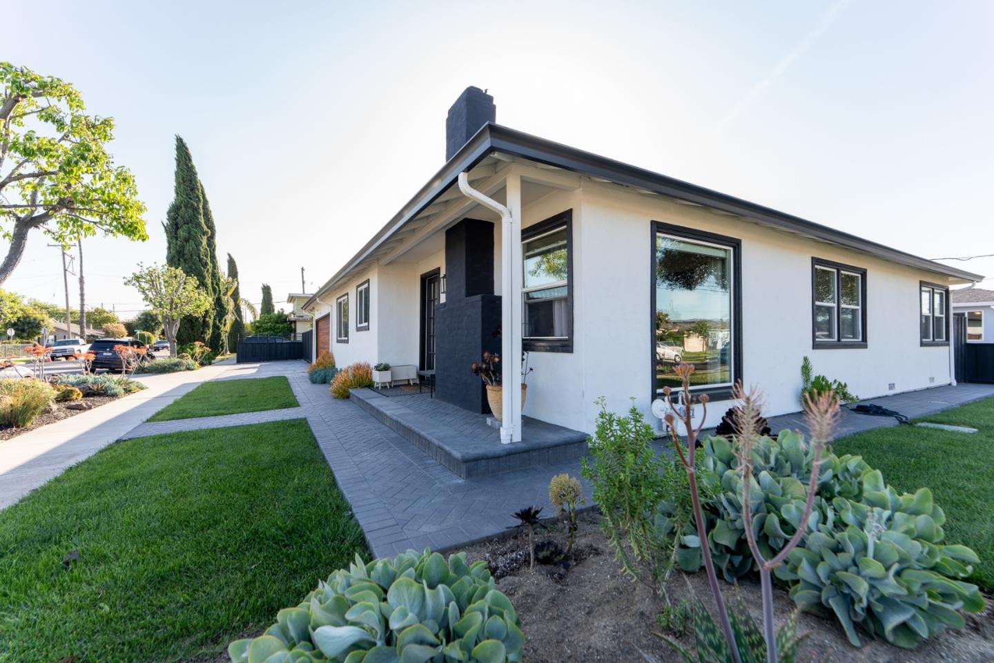 1825 Wilshire Boulevard