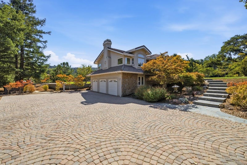 27960 Roble Blanco Court