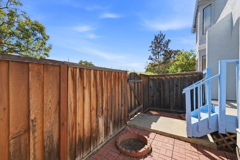 895 Quince Avenue 12