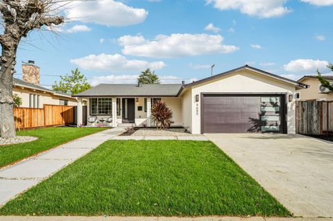 Photo of 4685 Lage Drive, SAN JOSE, CA 95130 (MLS # ML82036515)