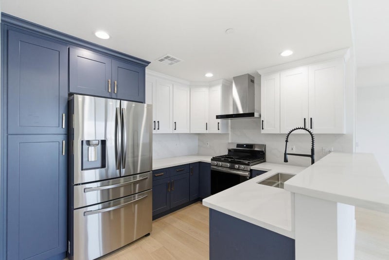 560 El Camino Real 306